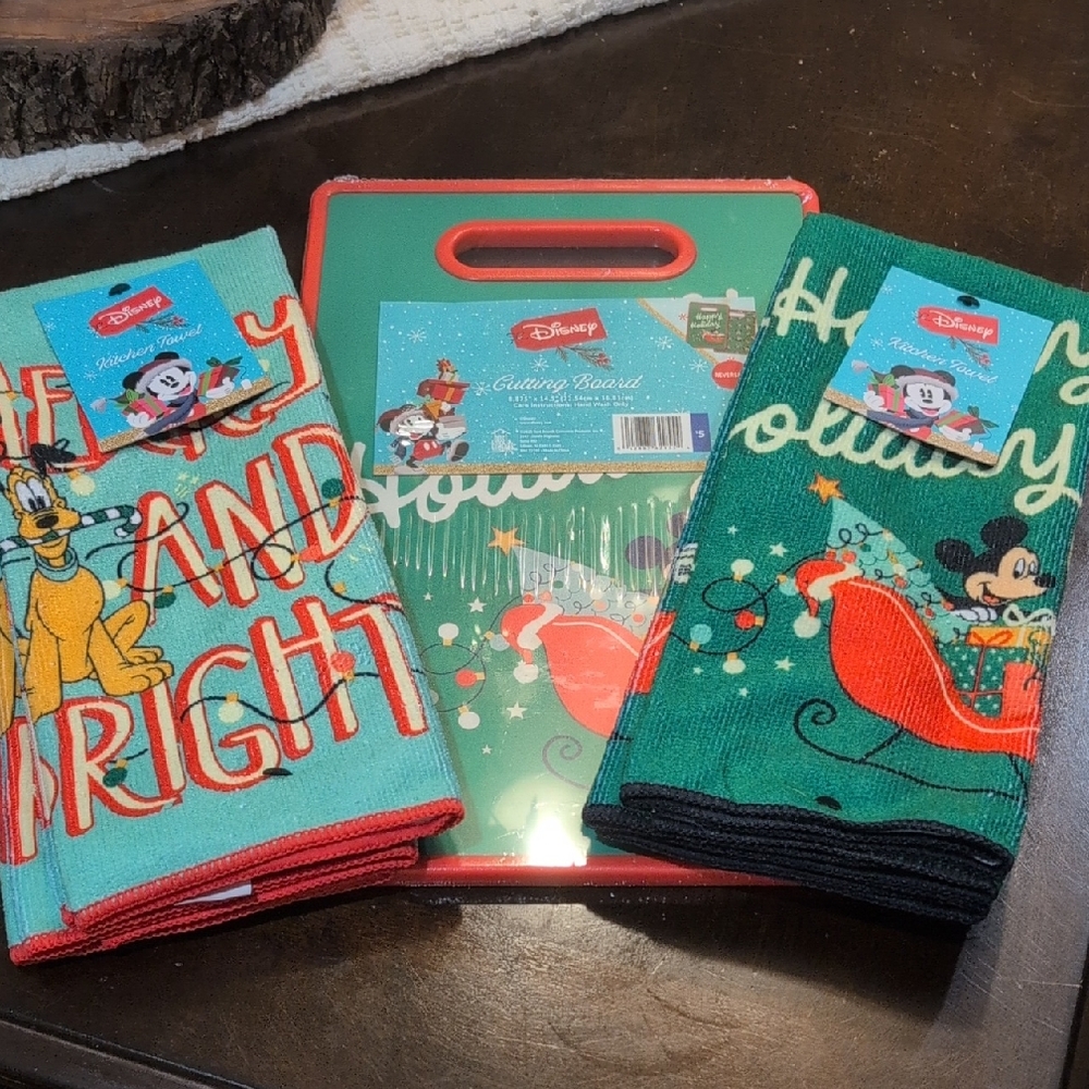 Disney Holiday Kitchen Set - Teal, Green & Red Accents